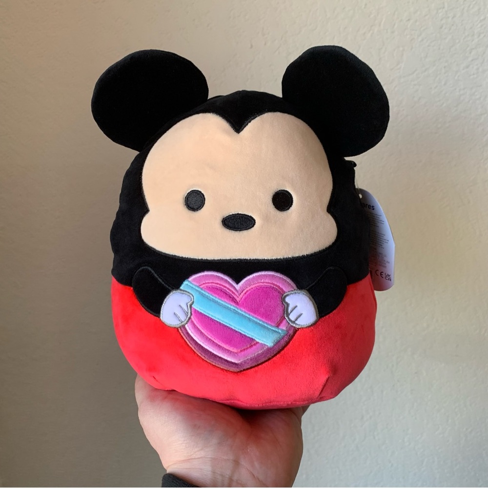Squishmallows 8” Mickey Mouse Holding Valentine